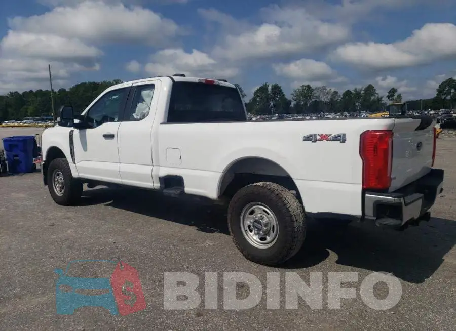 1FT7X2BA3PED52286 Photo# 2