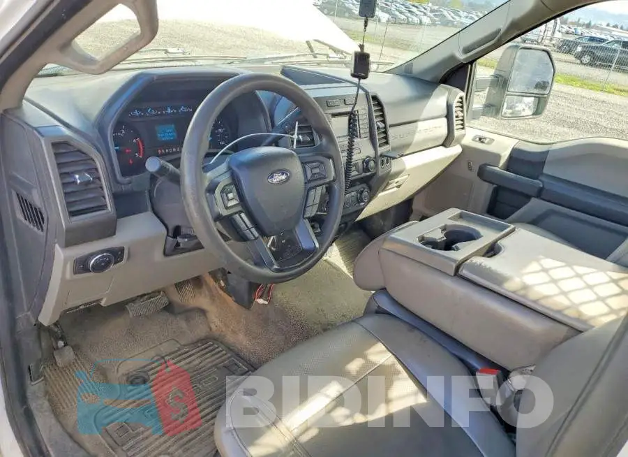 1FTBF2BT4KEC91022 Photo# 8
