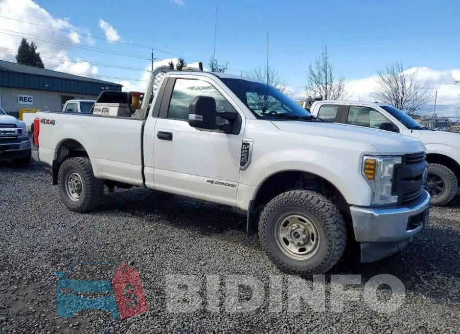 1FTBF2BT4KEC91022 Photo# 4