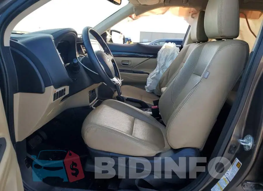 JA4AD3A35JZ048717 Photo# 7