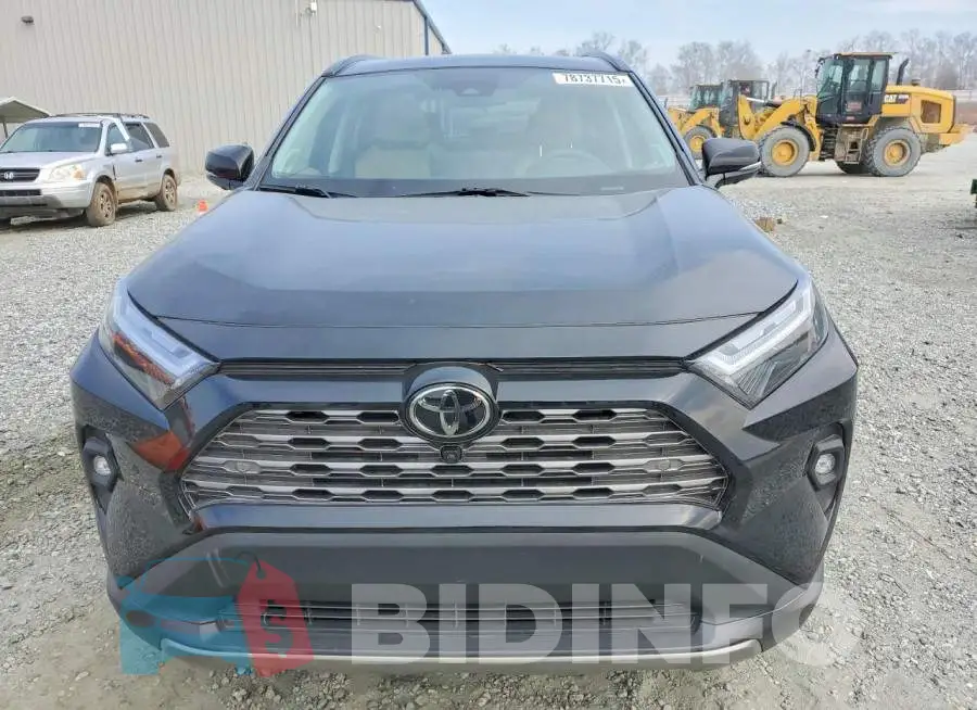 2T3Y1RFV2PW292425 Photo# 5