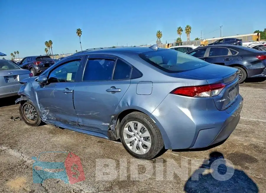 JTDBCMFE9R3042334 Photo# 2