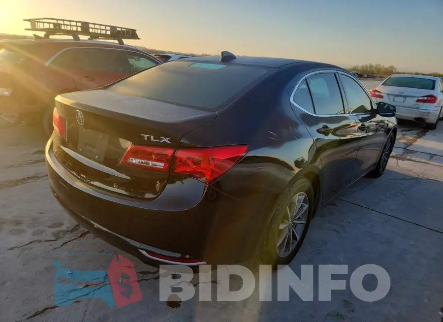 19UUB1F57KA000242 Photo# 3