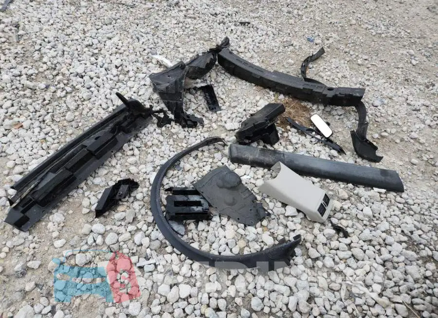 JN1BJ1CP5HW008689 Photo# 12