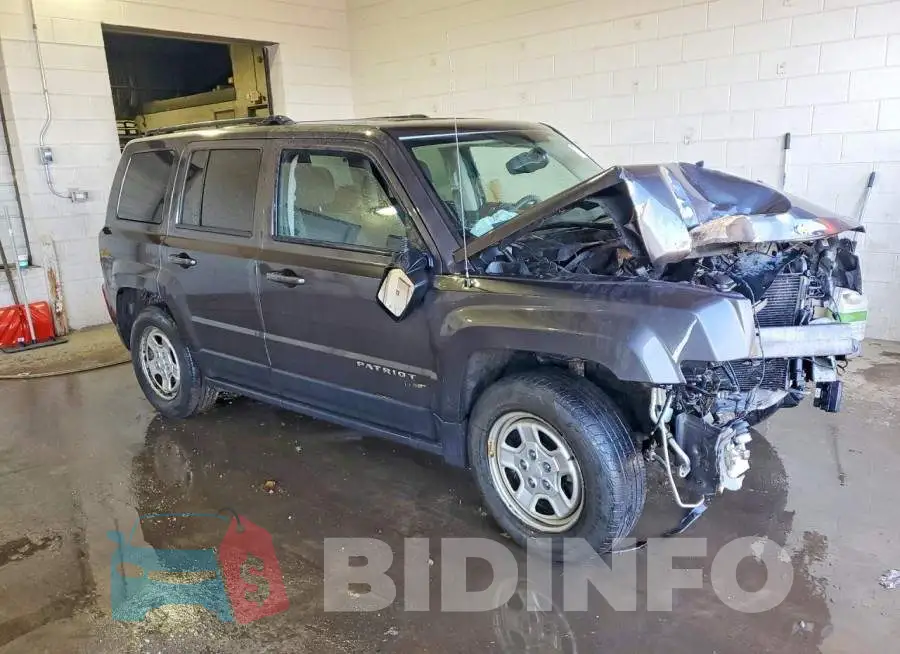 1C4NJPBB3HD103878 Photo# 4