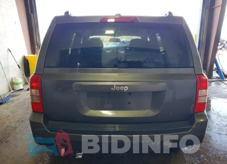 1C4NJPBB3HD103878 Photo# 6