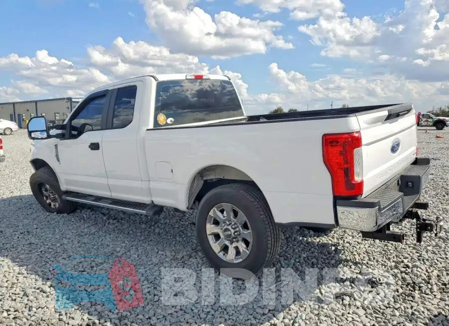 1FT7X2B68HEC88792 Photo# 2