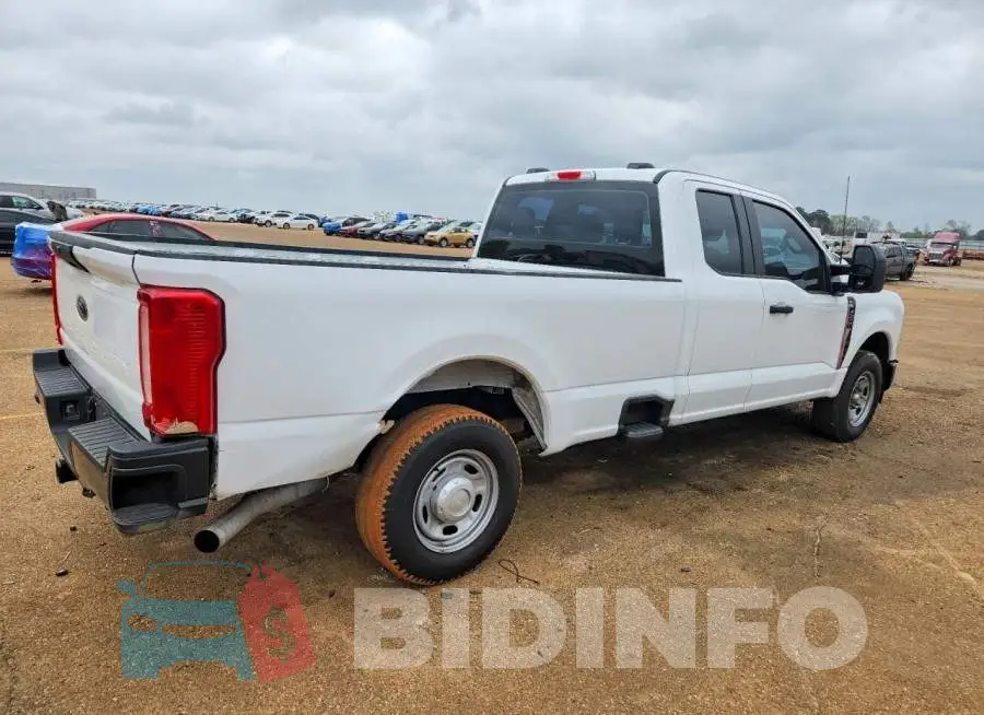 1FT8X2AA2PEC78686 Photo# 3