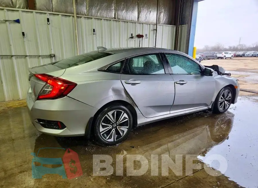 19XFC1F79HE007110 Photo# 3