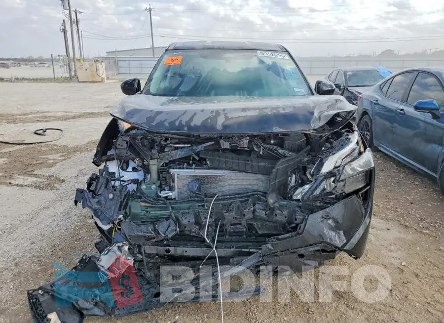 5N1BT3BA2TC746472 Photo# 5
