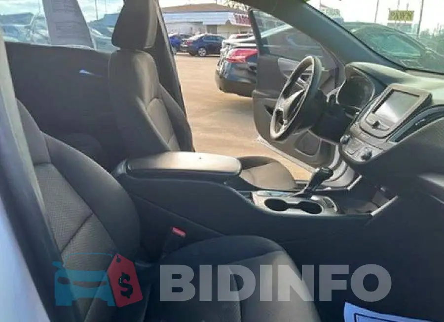 1G1ZB5ST0HF136071 Photo# 5