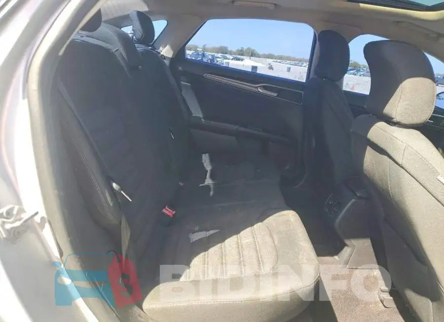3FA6P0LU0HR357281 Photo# 10