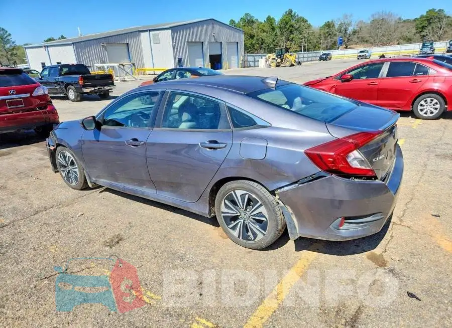 19XFC1F33HE002059 Photo# 2