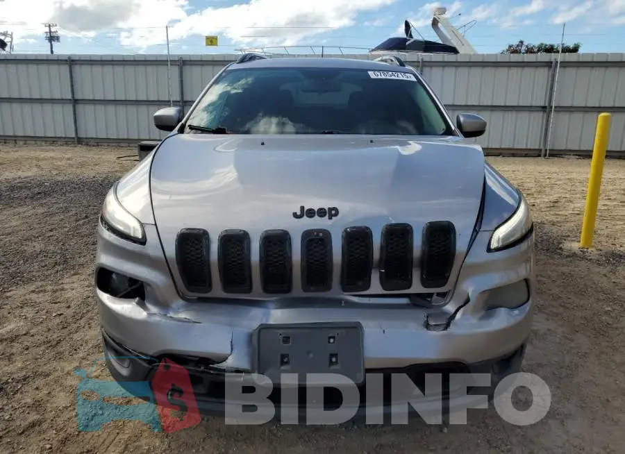1C4PJLCB1JD620408 Photo# 5