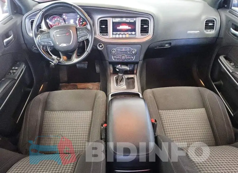 2C3CDXBG1PH704383 Photo# 8