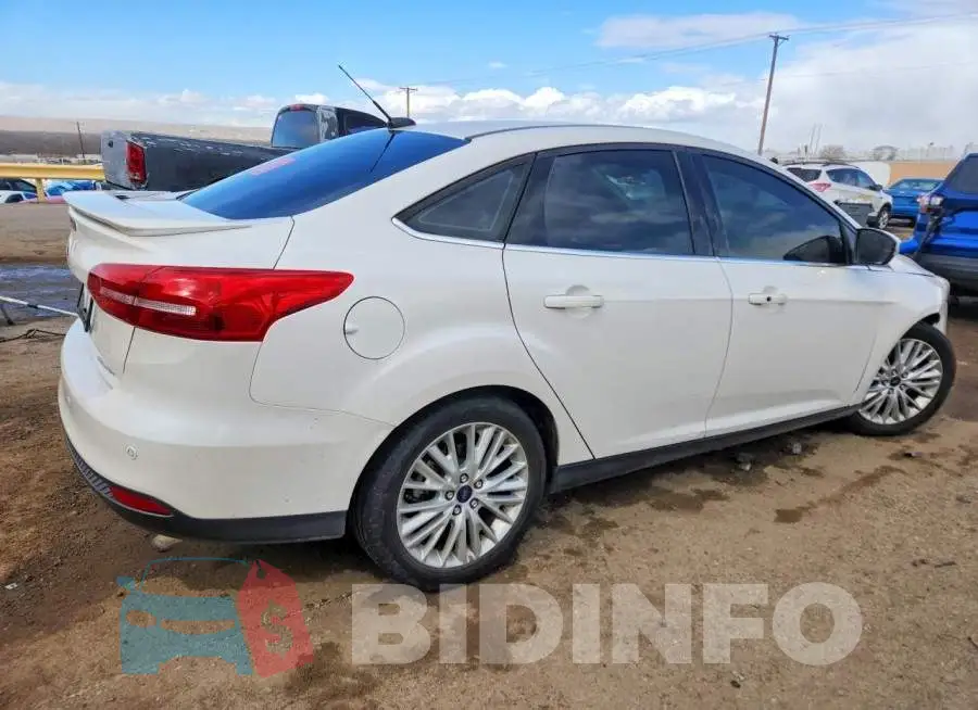 1FADP3J27HL279901 Photo# 3