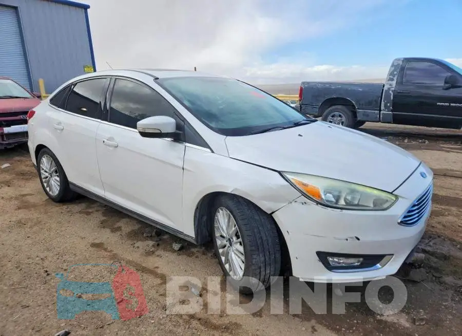 1FADP3J27HL279901 Photo# 4