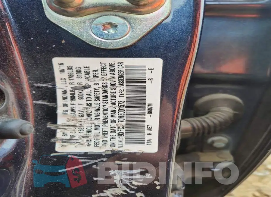 19XFC2F70HE001573 Photo# 12