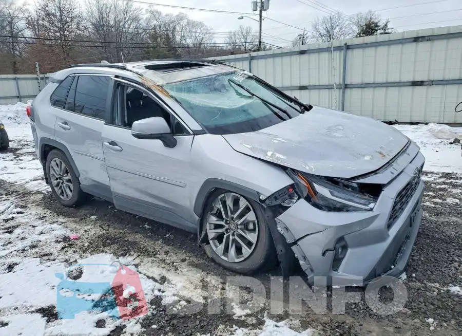 2T3A1RFV4NC318927 Photo# 4