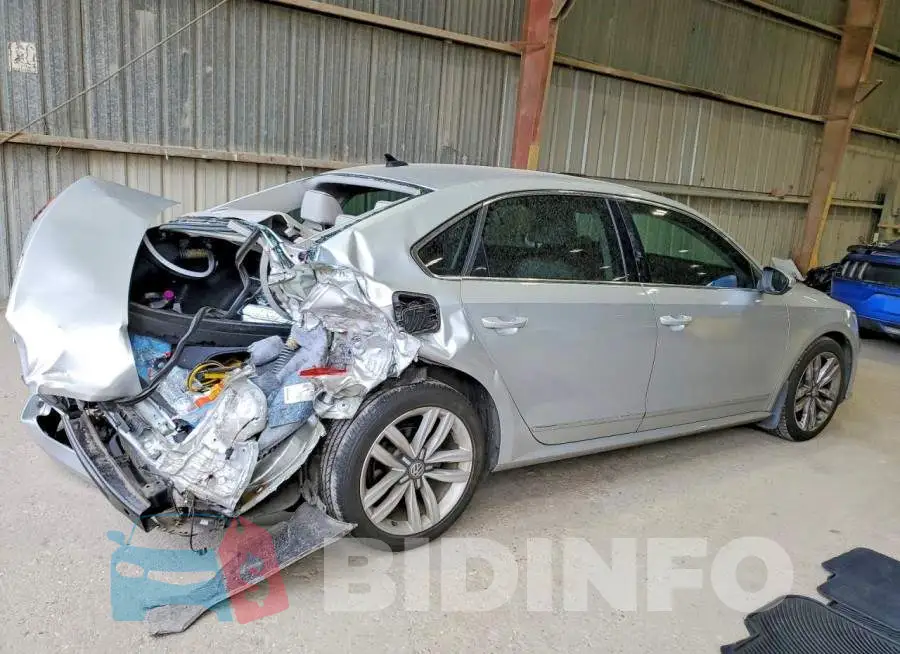 1VWGT7A33HC059493 Photo# 3
