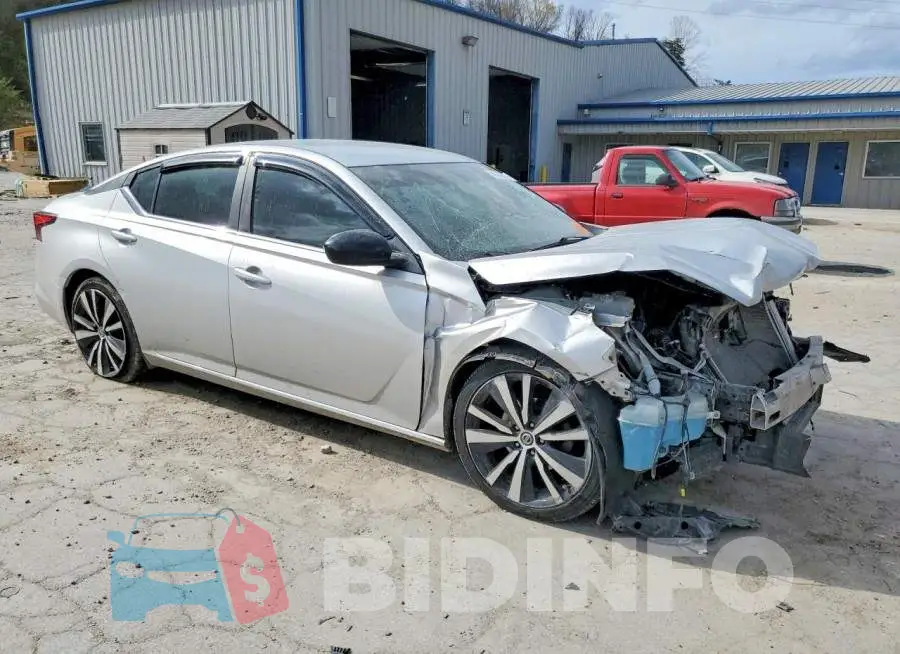 1N4BL4CV3KC150285 Photo# 4