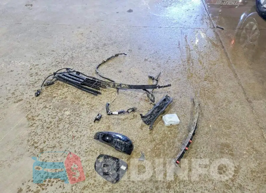2C4RC1GG7TR246173 Photo# 13