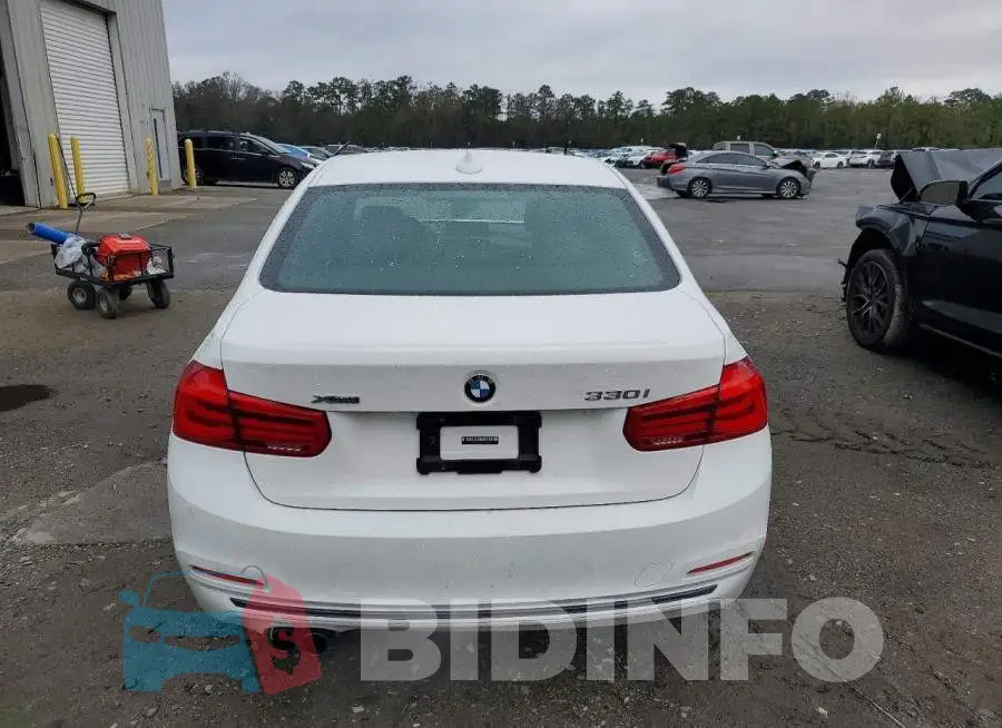 WBA8D9G56JNU69026 Photo# 6