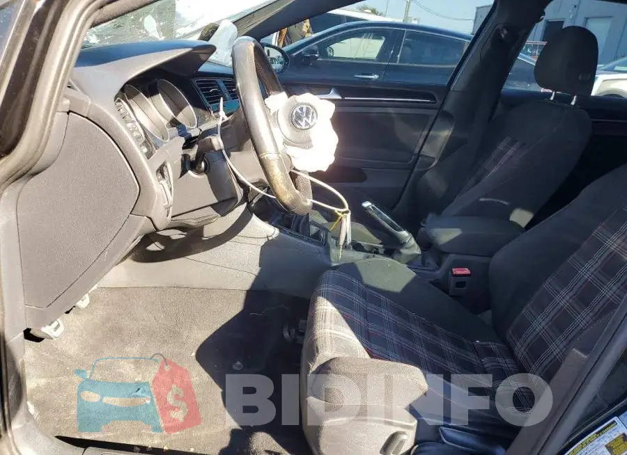 3VW5T7AU5HM065908 Photo# 7
