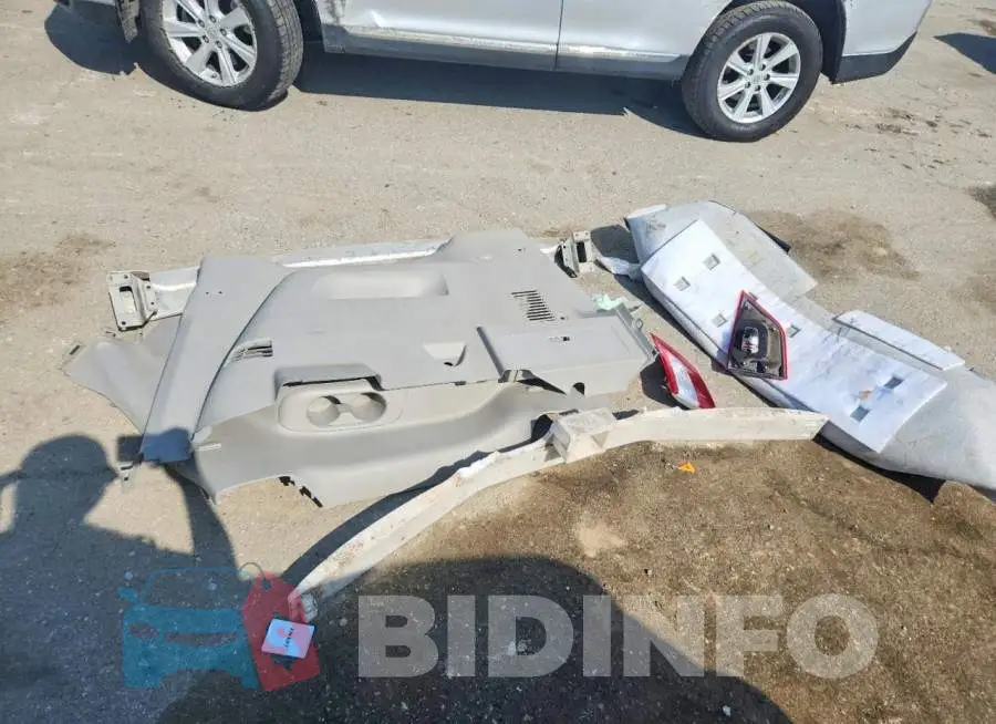 JN8AE2KPXH9169689 Photo# 13