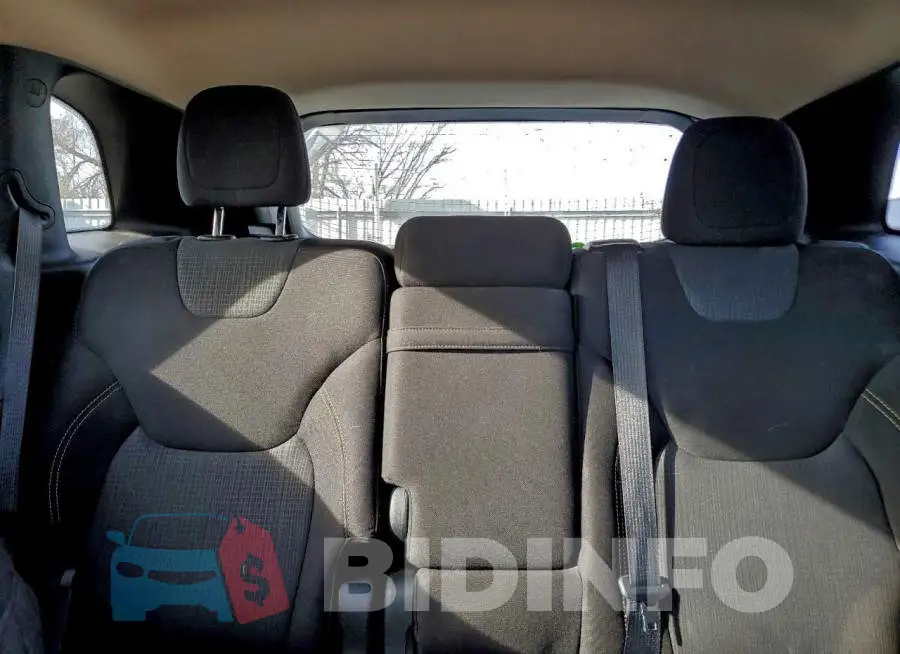 1C4PJLCB0HD239482 Photo# 10