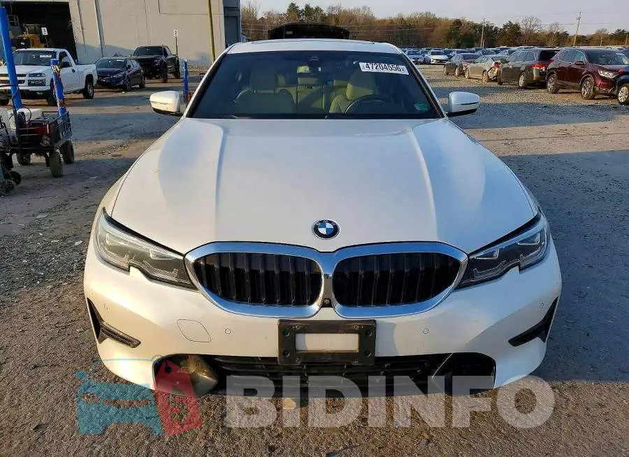 3MW5R7J06M8B90219 Photo# 5