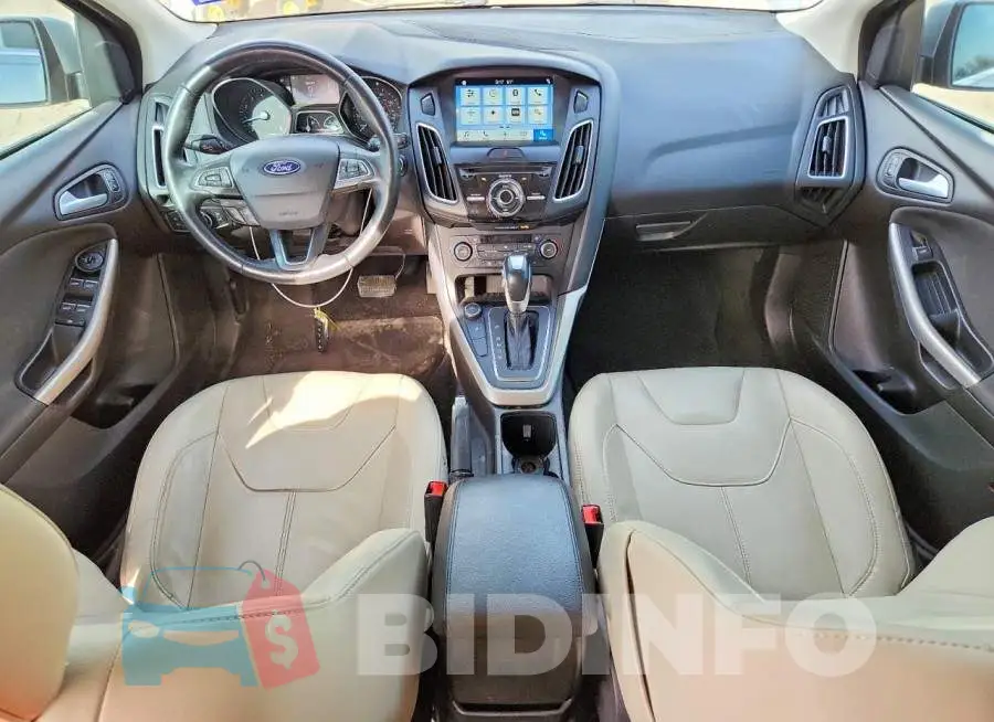 1FADP3N20HL272606 Photo# 8