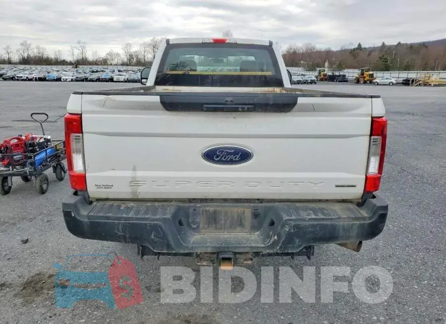 1FT7X2A67JEC11824 Photo# 6