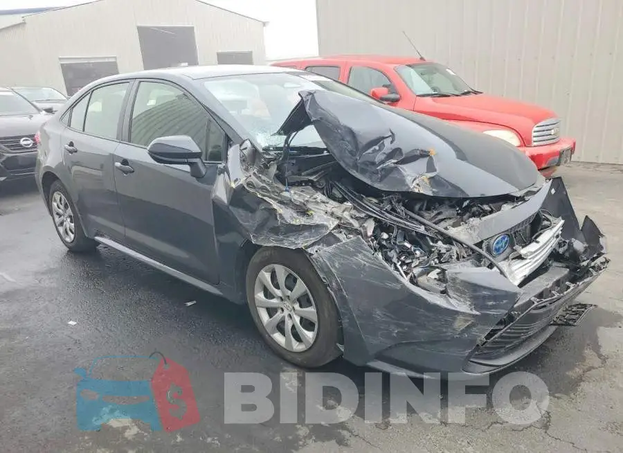 JTDBCMFE7R3063781 Photo# 4