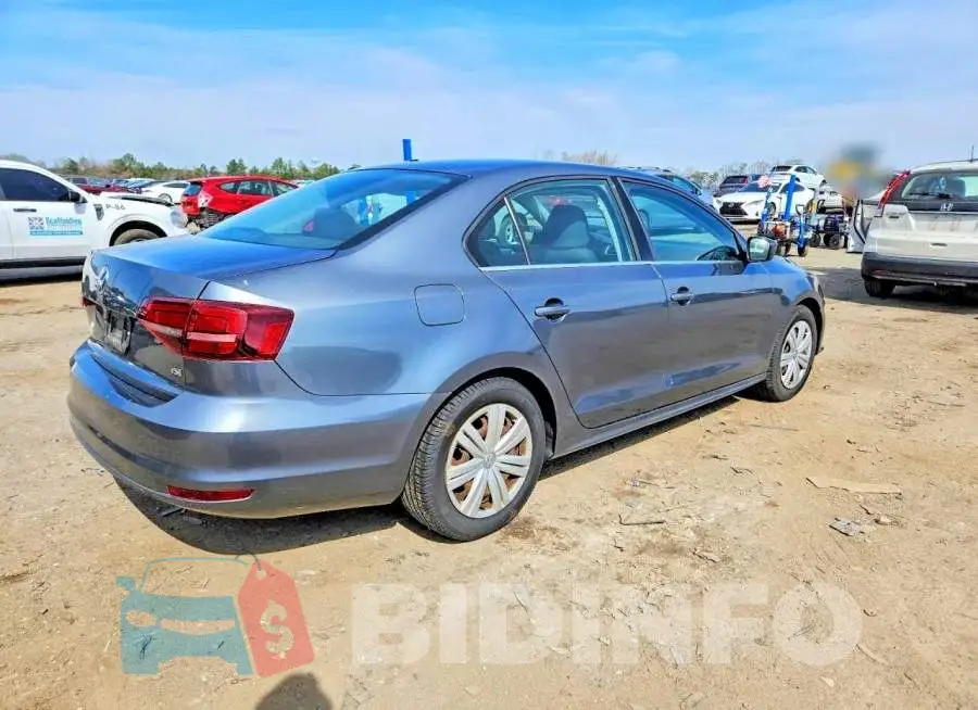 3VW167AJ2HM319067 Photo# 3