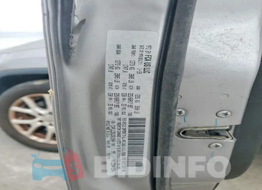 1C4PJLCB3JD612004 Photo# 13