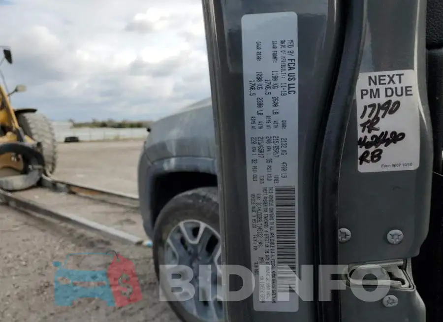 3C4NJDDB9LT145132 Photo# 13