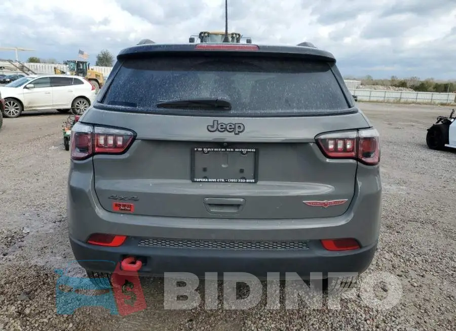 3C4NJDDB9LT145132 Photo# 6