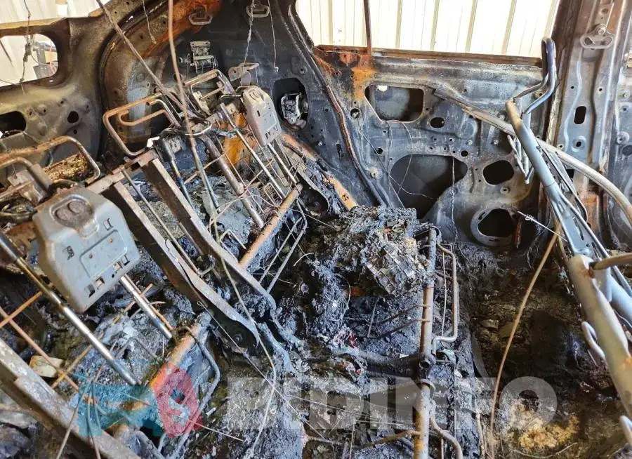 JA4AT3AA3JZ040648 Photo# 11