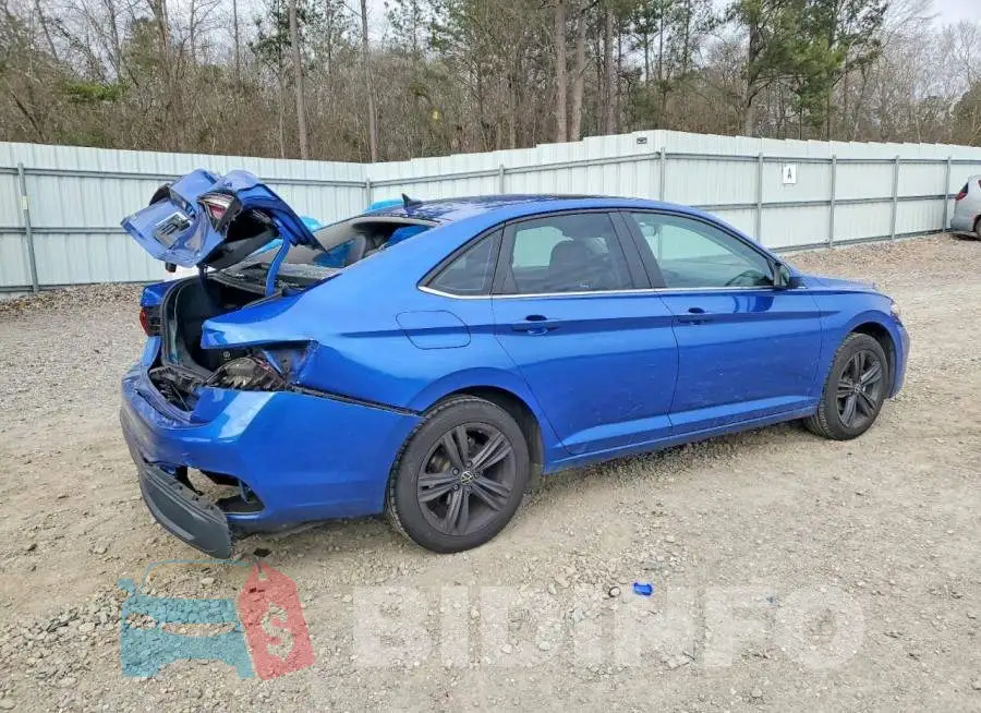 3VW7M7BU2NM013703 Photo# 3