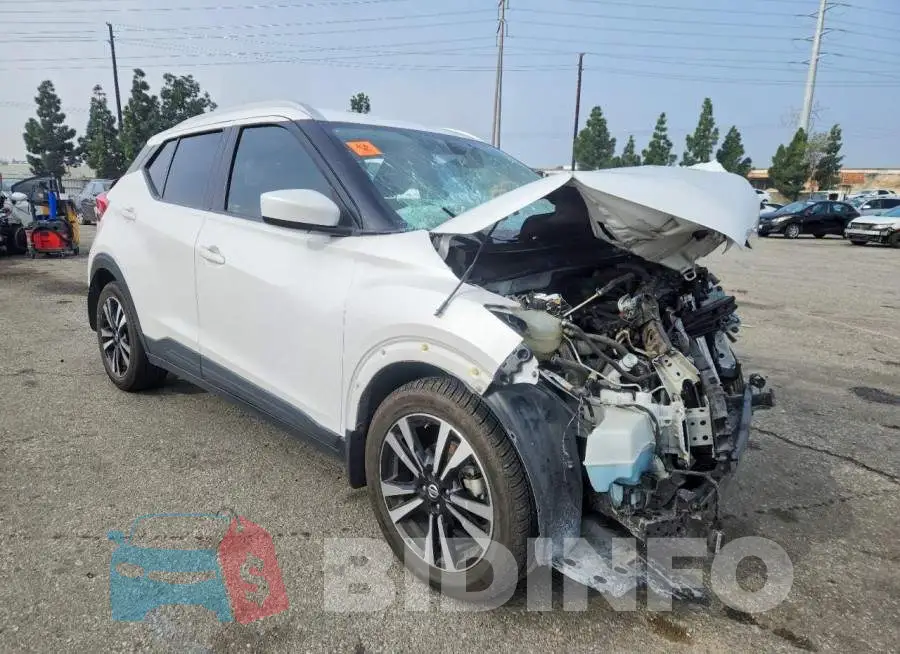 3N1CP5CU3KL521369 Photo# 4