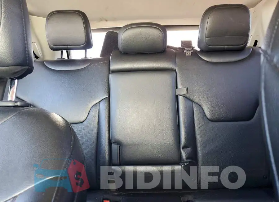 3C4NJDCB7LT160973 Photo# 10