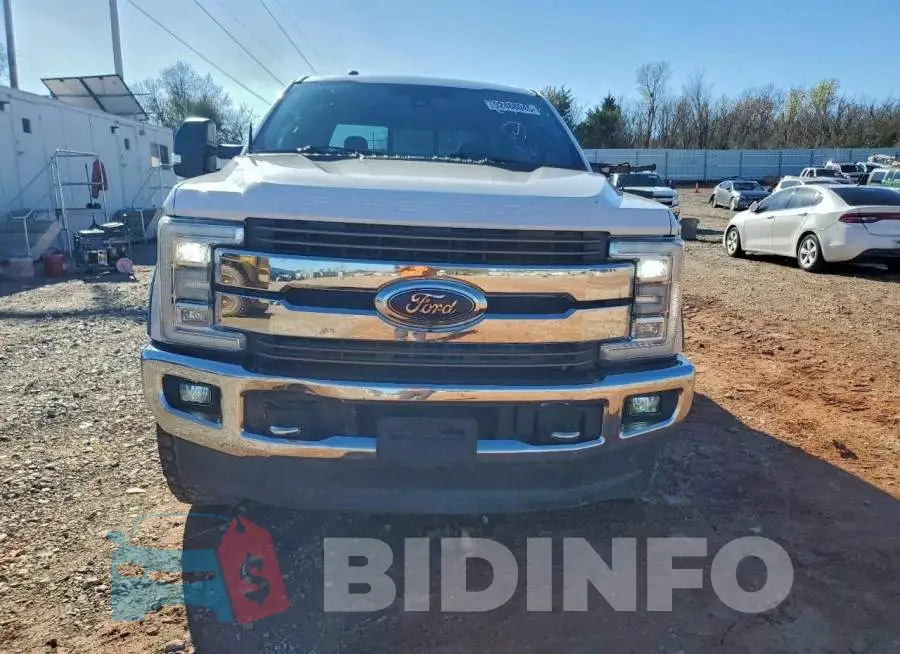 1FT7W2BT4JEB88932 Photo# 5