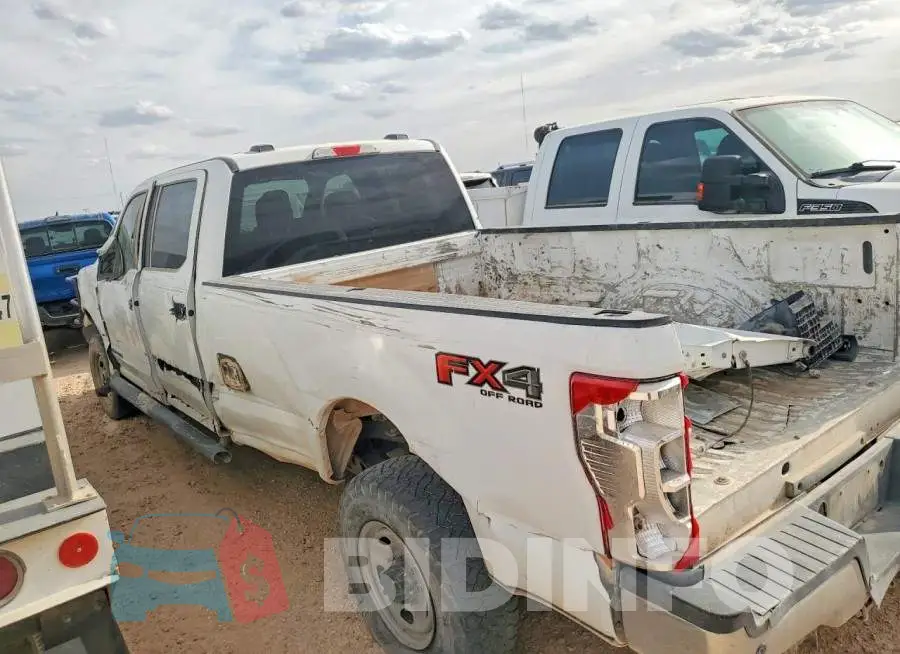 1FT8W3BTXNED77455 Photo# 2
