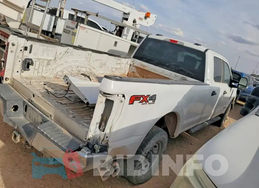 1FT8W3BTXNED77455 Photo# 3