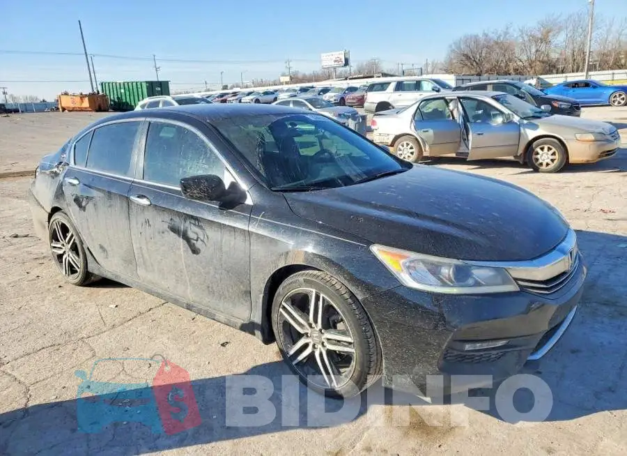 1HGCR2F58HA112019 Photo# 4