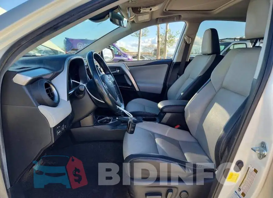 JTMDJREV1HD138335 Photo# 7