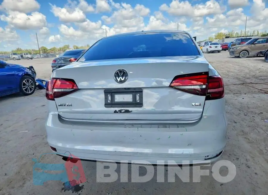 3VW2B7AJ2HM252504 Photo# 6