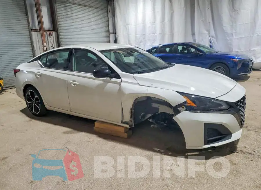 1N4BL4CV7PN393027 Photo# 4