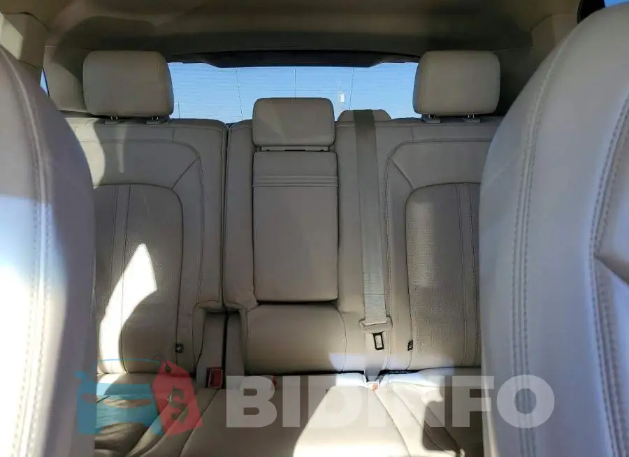 2LMPJ8LRXJBL45329 Photo# 10